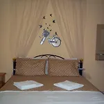 Daire En Leuko Tsoukaládhes