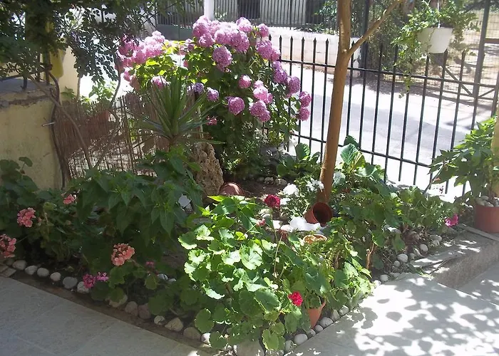 En Leuko * Tsoukaládhes