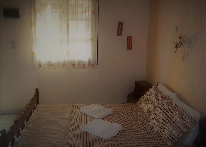 En Leuko Appartement Tsoukaládhes